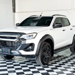 BRAND NEW 2024 ISUZU 4WD 3.0 AT DOUBLE CAB WHITE 921