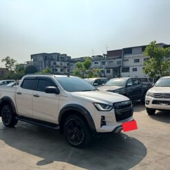 ISUZU 4WD 2021 3.0 AT DOUBLE CAB WHITE 8556
