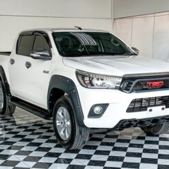 REVO 2WD 2017 2.4E AT DOUBLE CAB CAB WHITE 3041