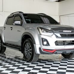 ISUZU 4WD 2018 3.0 AT DOUBLE CAB SILVER 7106