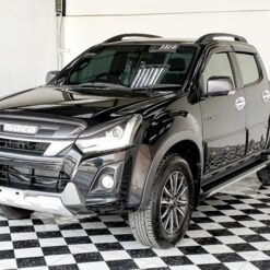 ISUZU 4WD 2018 3.0 AT DOUBLE BLACK 9091