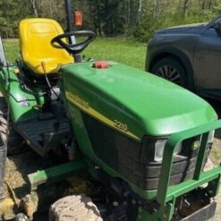 2004 John Deere 2210 Tractor