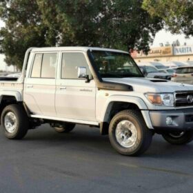 Land Cruiser Pickup Double Cabin LX79 4WD by Toyota