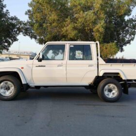 Land Cruiser Pickup Double Cabin LX79 4WD by Toyota