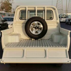 Land Cruiser Pickup Double Cabin LX79 4WD by Toyota