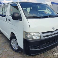 Toyota Hiace ..15 places - Diesel passenger van