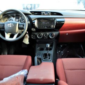 Toyota Hilux 2022 2.7P AT White — Monstro Hard