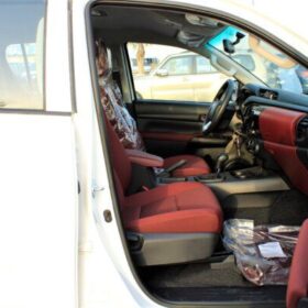 Toyota Hilux 2022 2.7P AT White — Monstro Hard