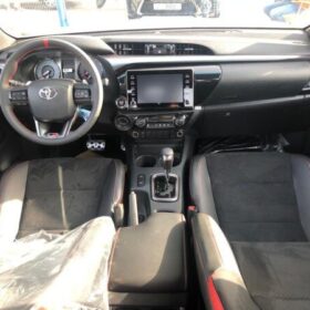 Toyota Hilux GR Sports 2022 4.0P AT Black — Monstro Hard