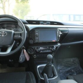 Toyota Hilux SR5 2022 2.4D MT White — Monstro Hard