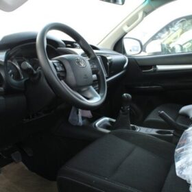 Toyota Hilux SR5 2022 2.4D MT White — Monstro Hard