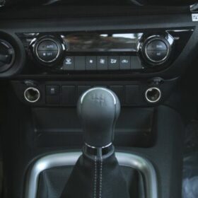 Toyota Hilux SR5 2022 2.4D MT White — Monstro Hard