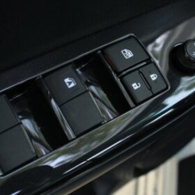 Toyota Hilux SR5 2022 2.4D MT White — Monstro Hard