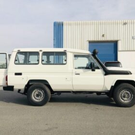 Toyota Land Cruiser 78 Hard Top 2024 4.0P — Monstro Hard