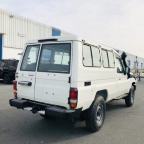 Toyota Land Cruiser 78 Hard Top 2024 4.0P — Monstro Hard