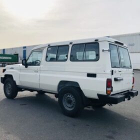 Toyota Land Cruiser 78 Hard Top 2024 4.0P — Monstro Hard