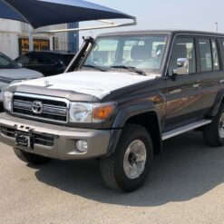 Toyota Land Cruiser LC 76 2022 4.0P Metallic Gray — Monstro Hard