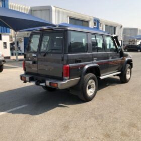 Toyota Land Cruiser LC 76 2022 4.0P Metallic Gray — Monstro Hard